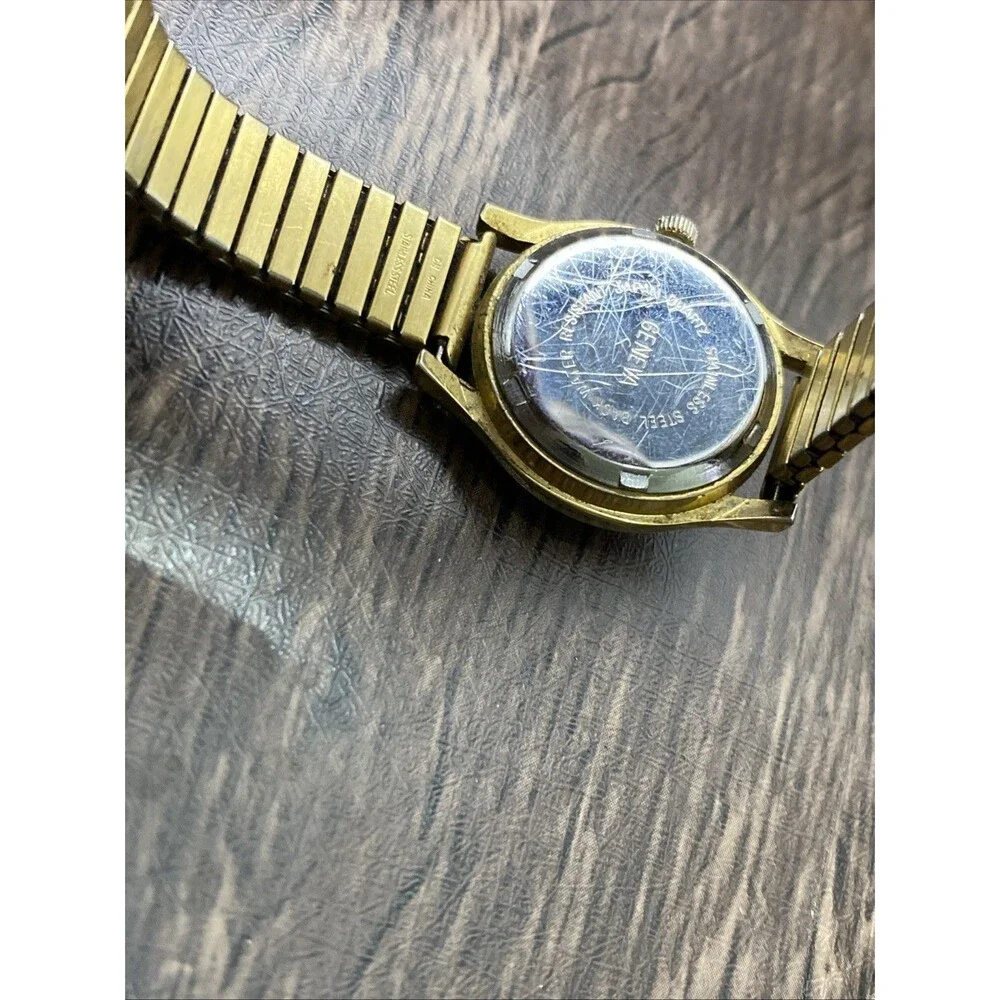 Geneva Vintage Women’s Watch Gold Tone With Beautiful Brown Lined Dial Working